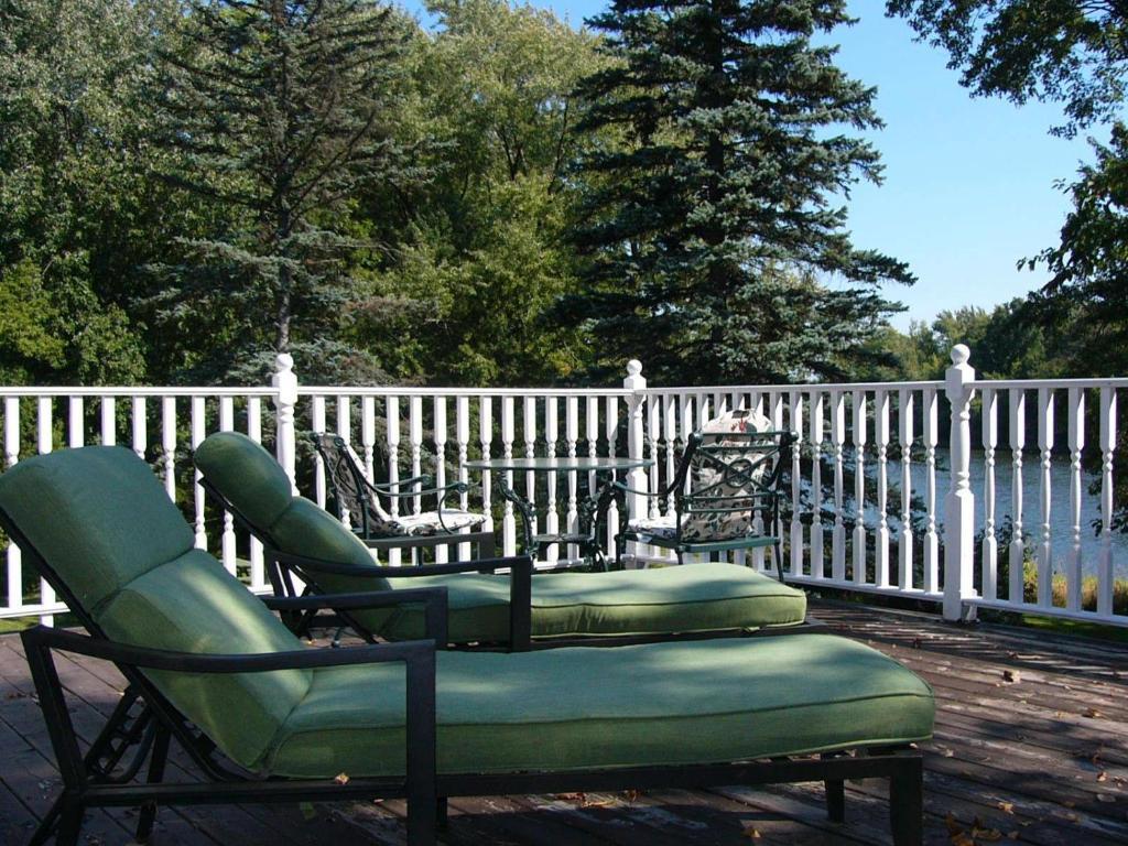 Hotel Aux Berges De L'Ile Garth Bois-des-Filion Zimmer foto